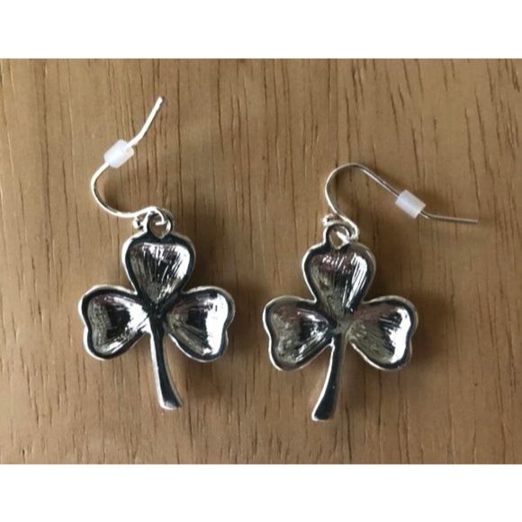 Shamrock Necklace Earrings Set Pendant 18 inch Chain St Patrick's Day Pa… - Picture 10 of 12